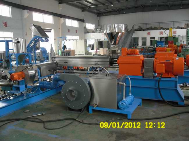 无纺布回收造粒机,pvc电缆料造粒机